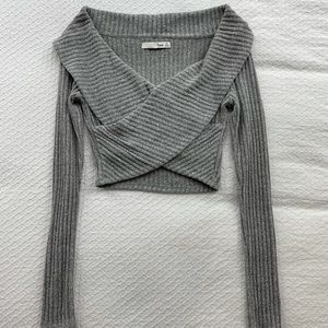 Aritzia Cropped long sleeve sweater